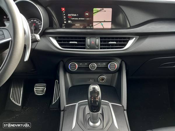 Alfa Romeo Stelvio 2.2 D B-Tech AT8 - 14