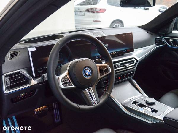 BMW i4 - 11