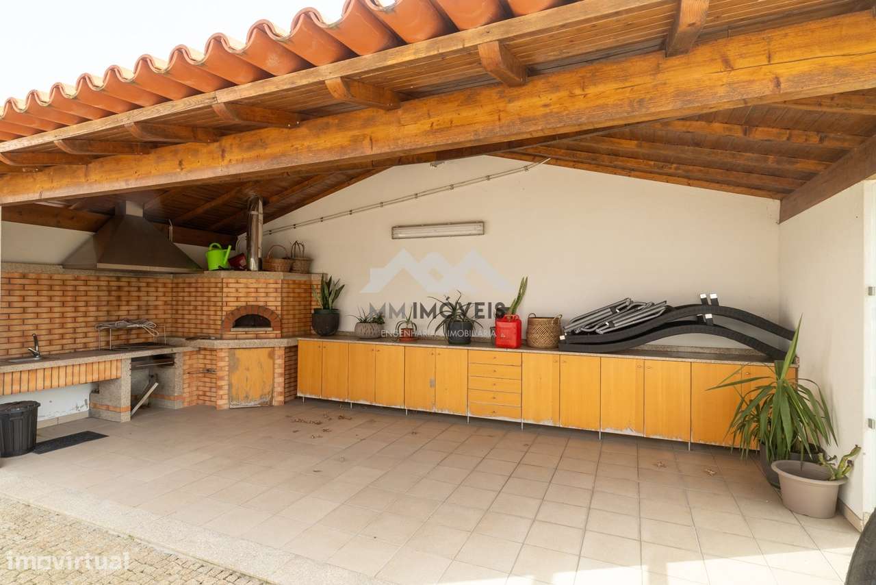 Moradia T6 | Braga | Isolada | Piscina | 1 000m2 | Terraço | Jardim |-25