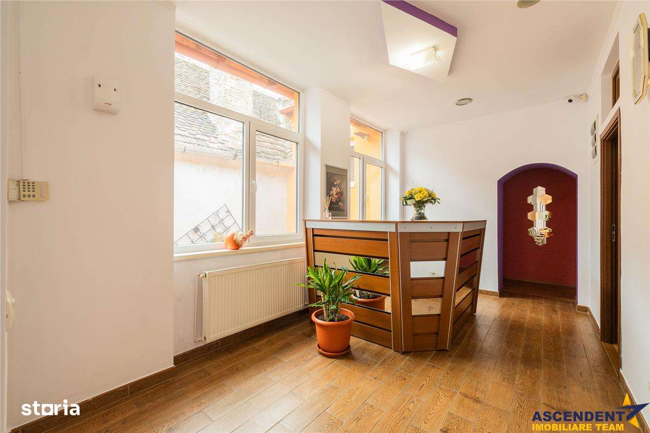 Casa pretabila:comercial servicii rezidential Central, Fagaras - Imagine principală: 3/20