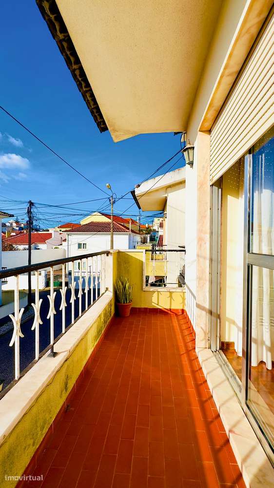 Andar de Moradia T2 | 70 m² | Varanda | Garagem | Porto Salvo-14