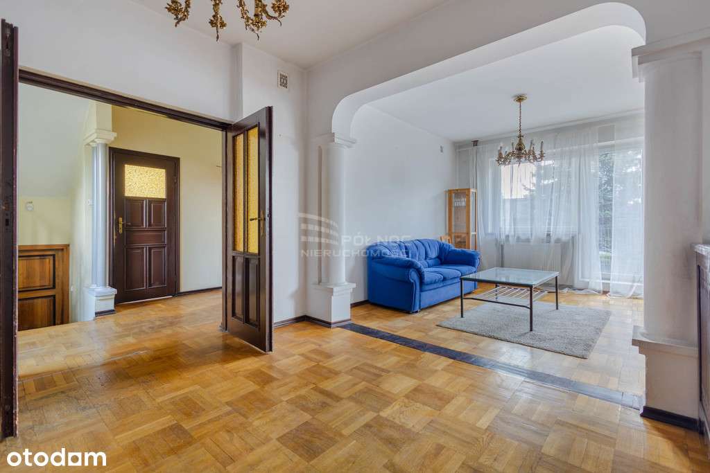 Unikalny, Duży Dom w Bliskiej Odległości od PKP-14