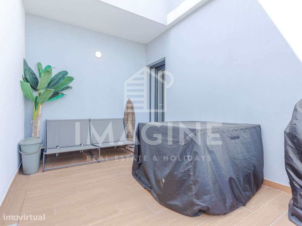 Apartamento T2 com Varanda Aterraçada na Quinta da Amizade-31