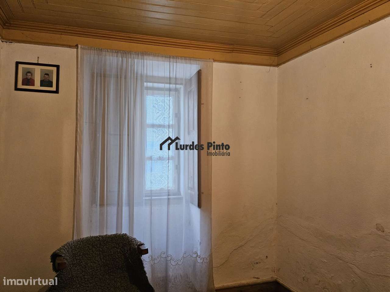 Moradia com dois pisos e logradouro-5