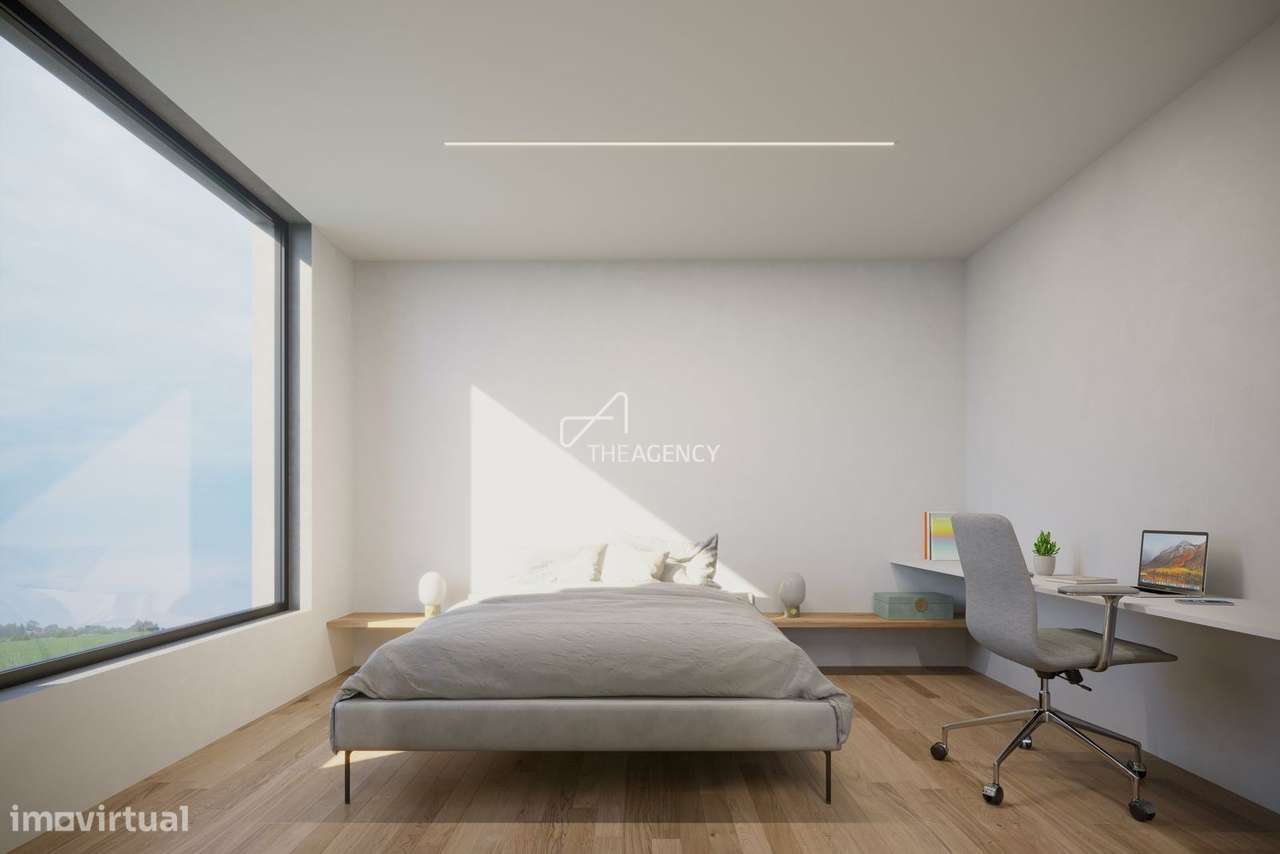 Moradia T4 Nova com Piscina na Aroeira | Junto ao Golf e a 3 Minutos d-16