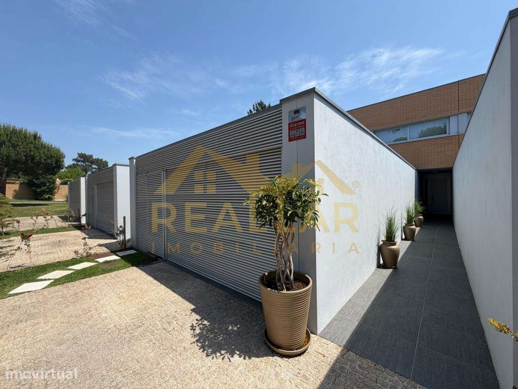 Exclusiva Moradia T4 Semi-Nova com Vista Rio - Condomínio Privado Q...-30