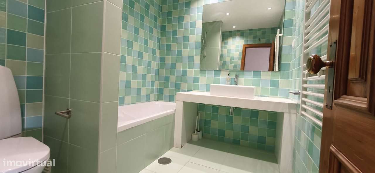 magnifico T5 duplex remodelado na Rua Miguel Torga , Penedo da Saudade-19