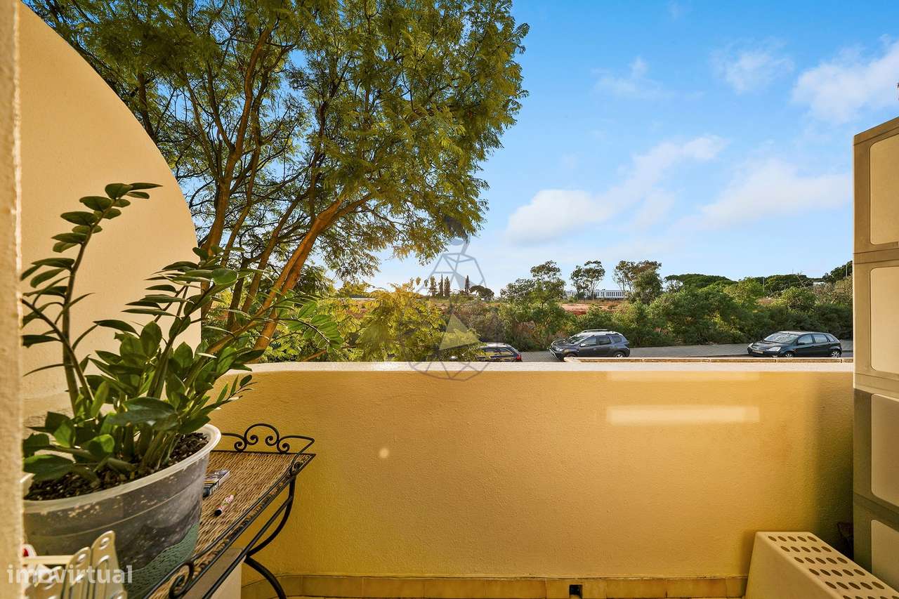 T2 em Bemposta com arrecadação privativa e terraço comum espaçoso  - A-4