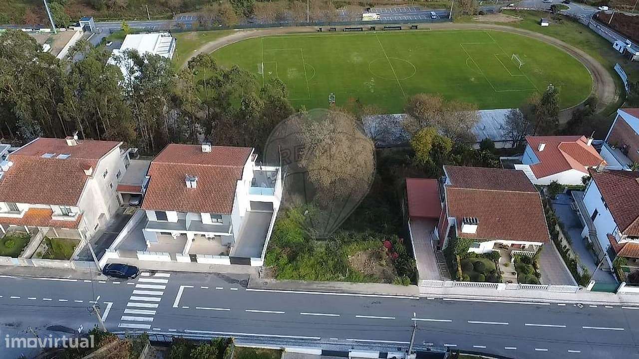 Terreno para construção com 1000m2 no centro de Vila Verde! - Grande imagem: 4/7