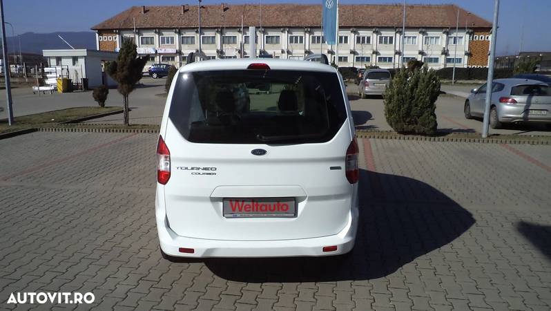 Ford Tourneo Courier - 5