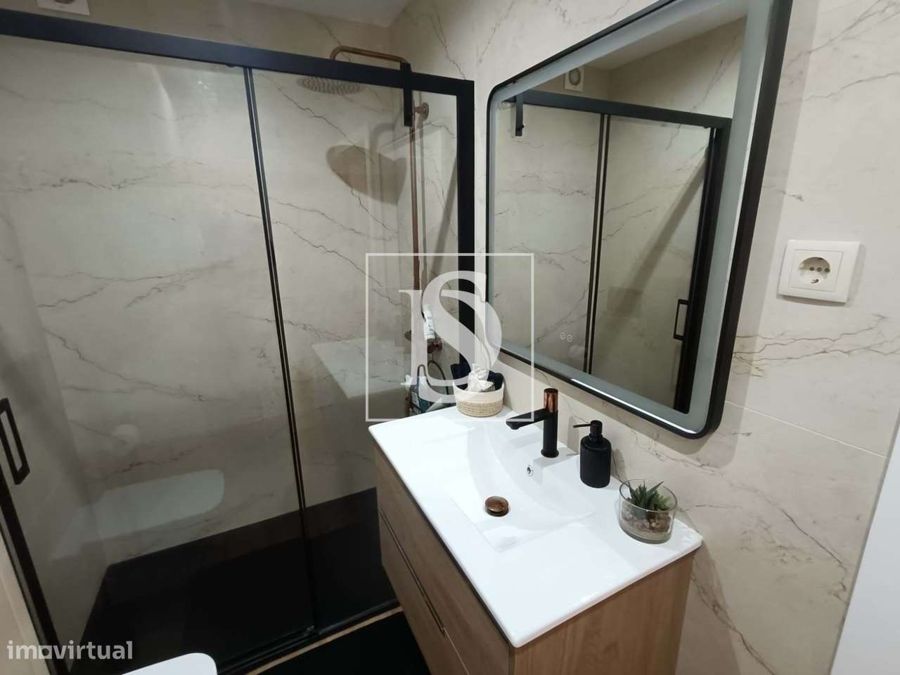 Apartamento T3, Renovado, com Vista Mar-14