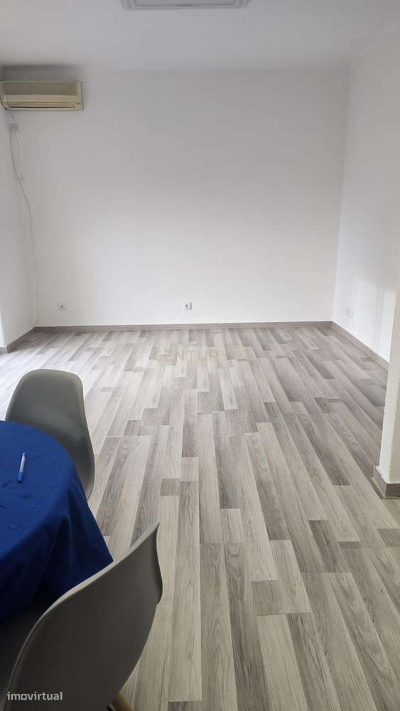 T4+1 com Garagem: Centralidade e Amplitude em Abrantes-9