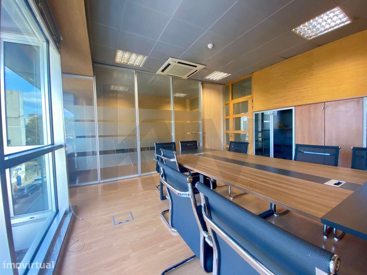 Venda de Escritório no “Edifício Berna 30”, em frente à Gulbenkian - Grande imagem: 1/18