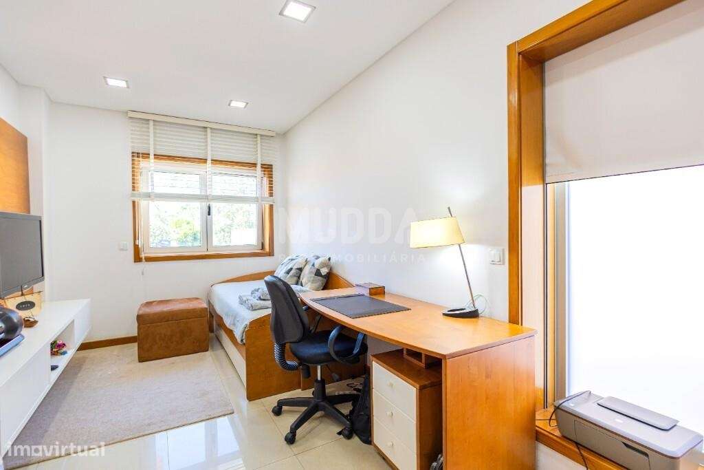 Excelente moradia geminada T4 em Santa Maria da Feira-15