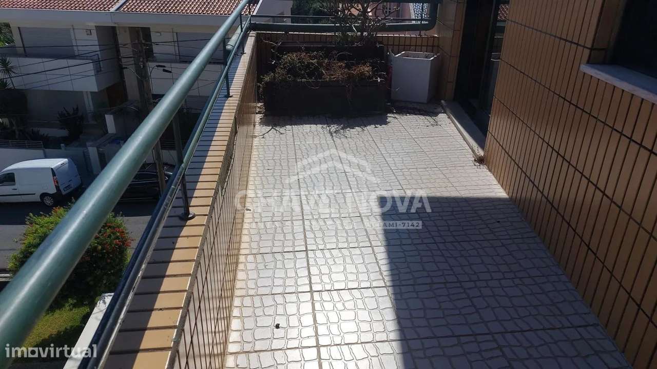 T2 Último Piso c/ Terraço e Garagem Box em S. Félix da Marinha-24