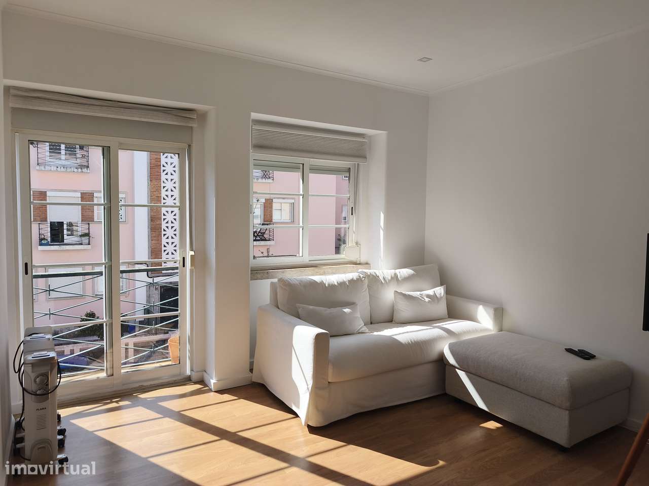 T2 Lisboa - Bairro de Alvalade, Mobilado, Cozinha Equipada e Varanda - Grande imagem: 2/34