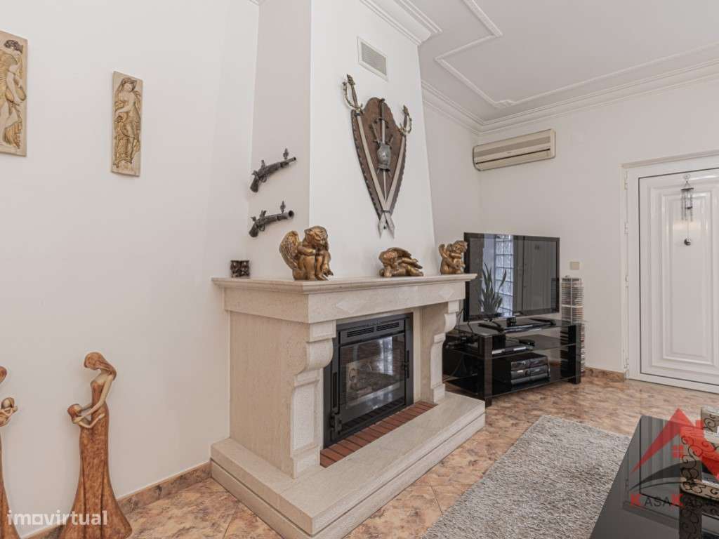 Moradia Isolada T4 com Aproveitamento de Sótão - Quinta do Conde-6