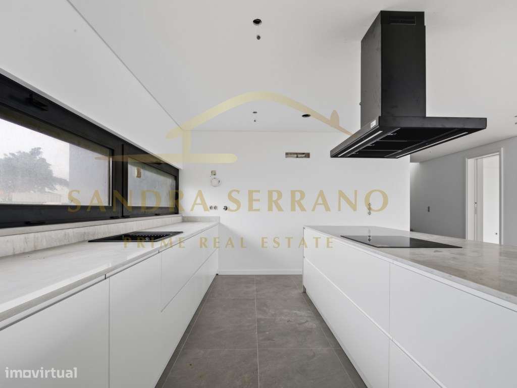 Moradia T4 Nova de Arquitetura Contemporânea | Azenhas do Mar - Sintra-7