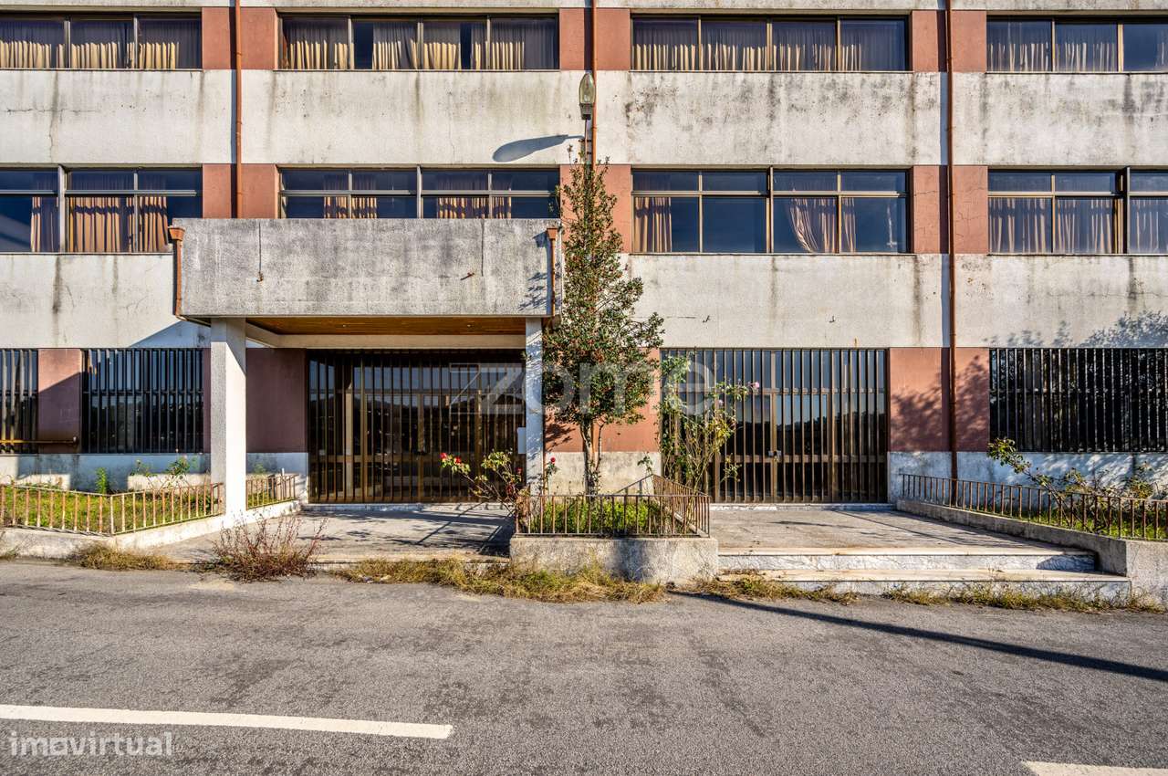 Imóvel industrial implantado num terreno com 1115m2 - Grande imagem: 3/60