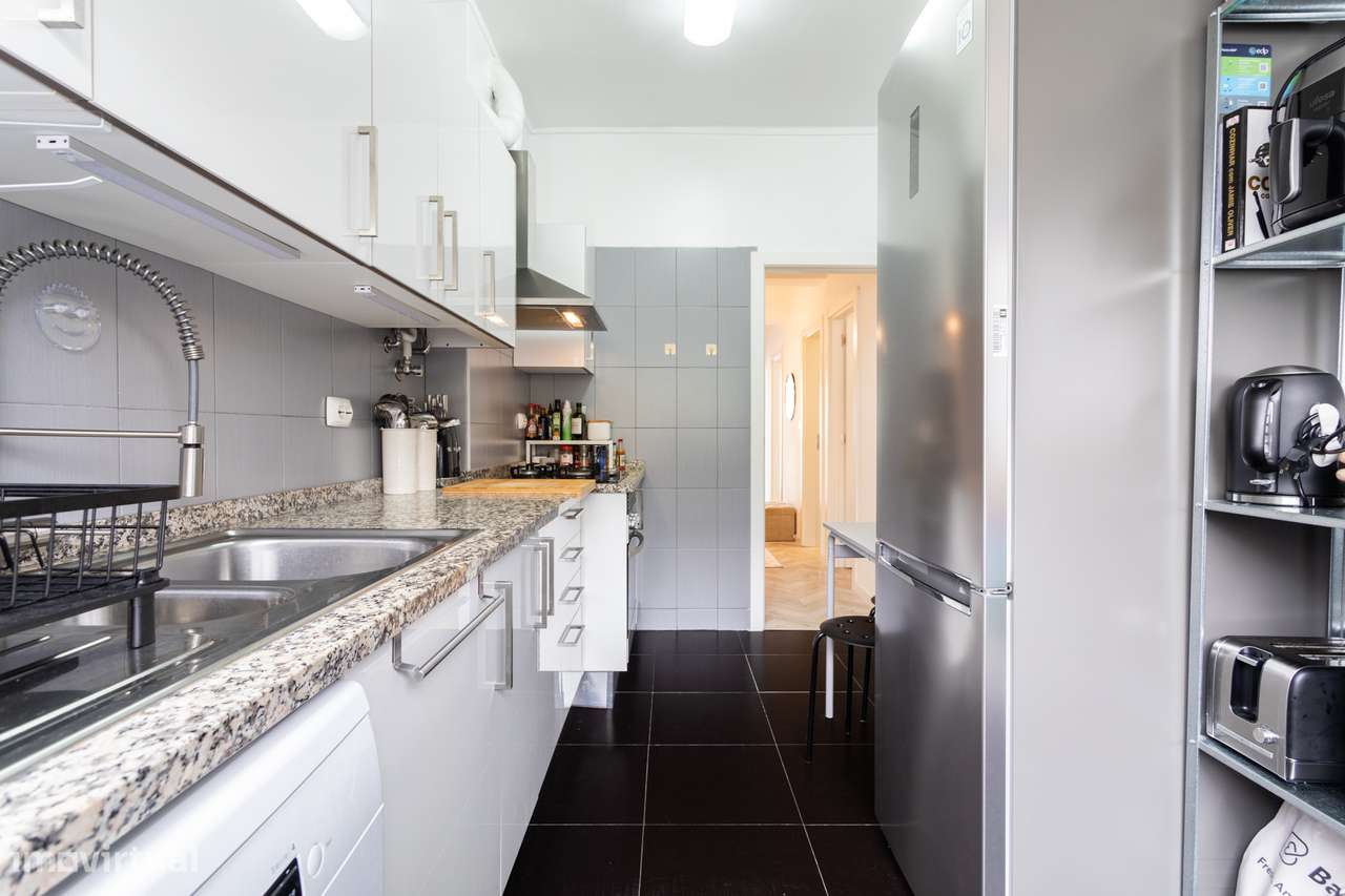 APARTAMENTO T2 EM MASSAMÁ-6