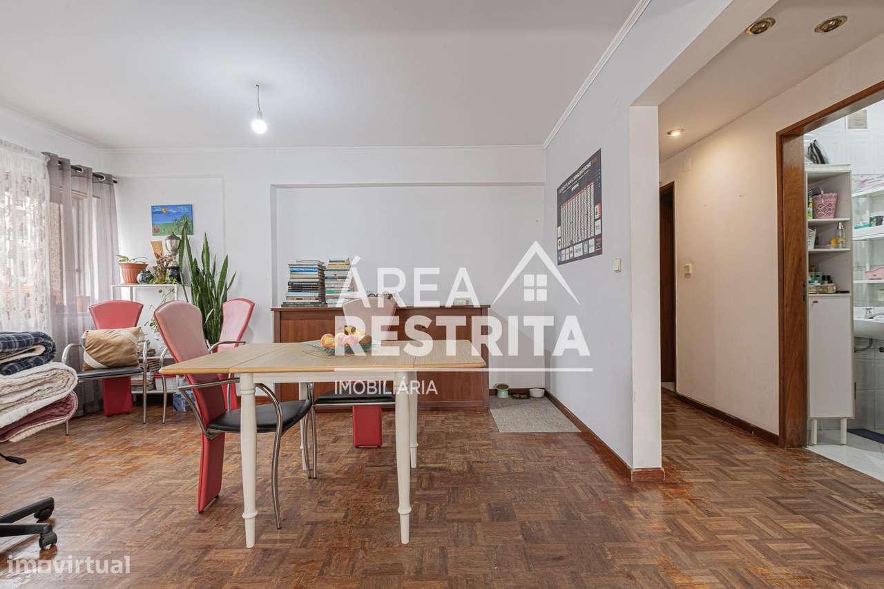 Apartamento T3 transformado em T2 no Seixal, Arrentela-21