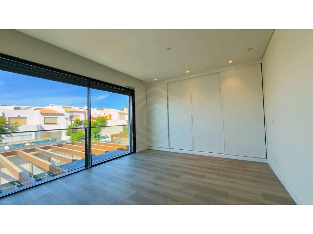Moradia V4 em Empreendimento de Luxo junto à Ria Formosa em Faro, A... - Grande imagem: 3/68