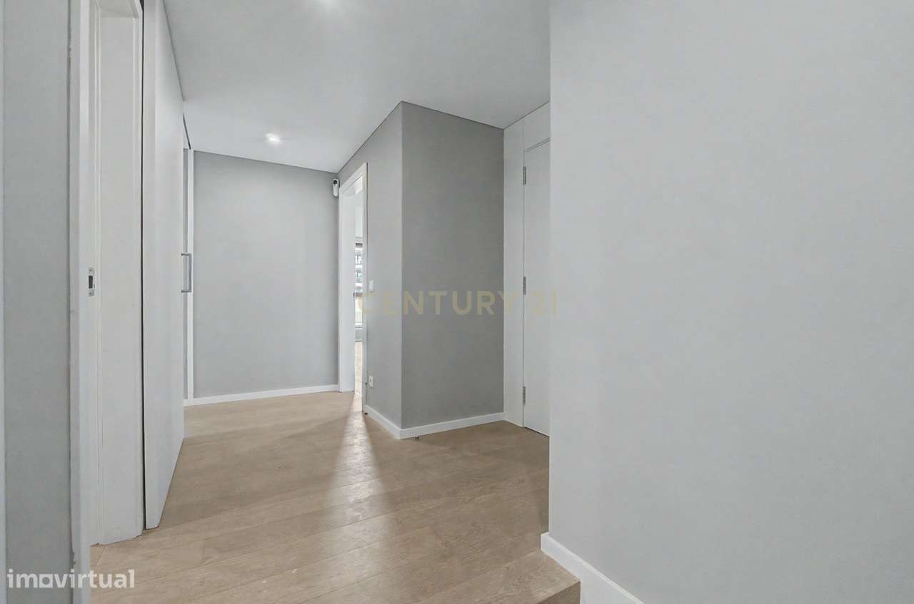 Apartamento T4 Exclusivo em Primeira Linha de Mar | Canidelo-9