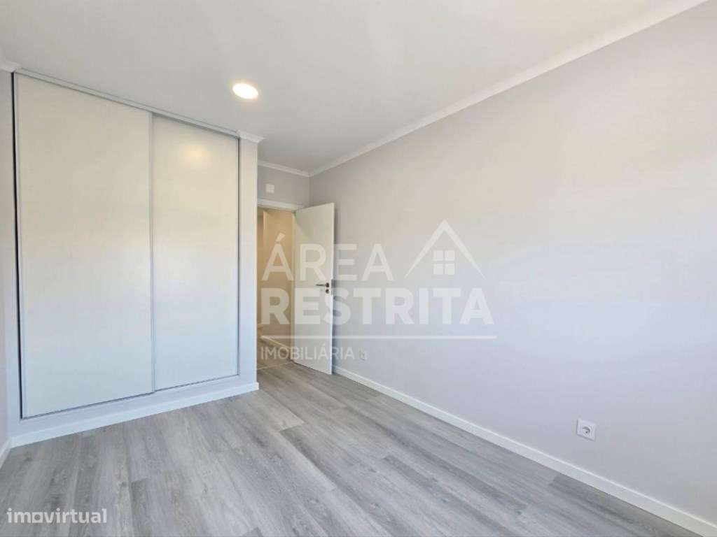 Apartamento T4, totalmente remodelado, na Cruz de Pau-18