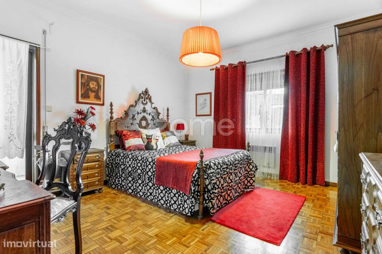 Moradia T4 com Suíte em Nogueira-20