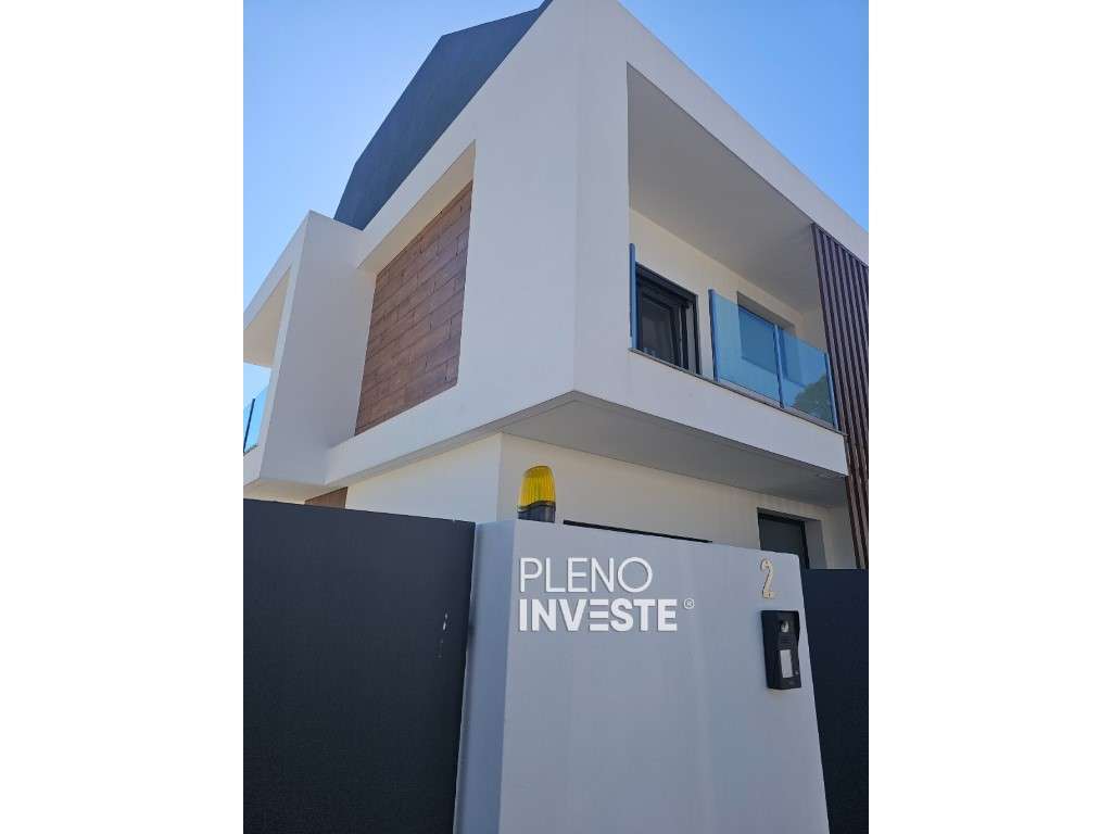 Moradia V3 com piscina Nova construção em Pinhal de Frades-21