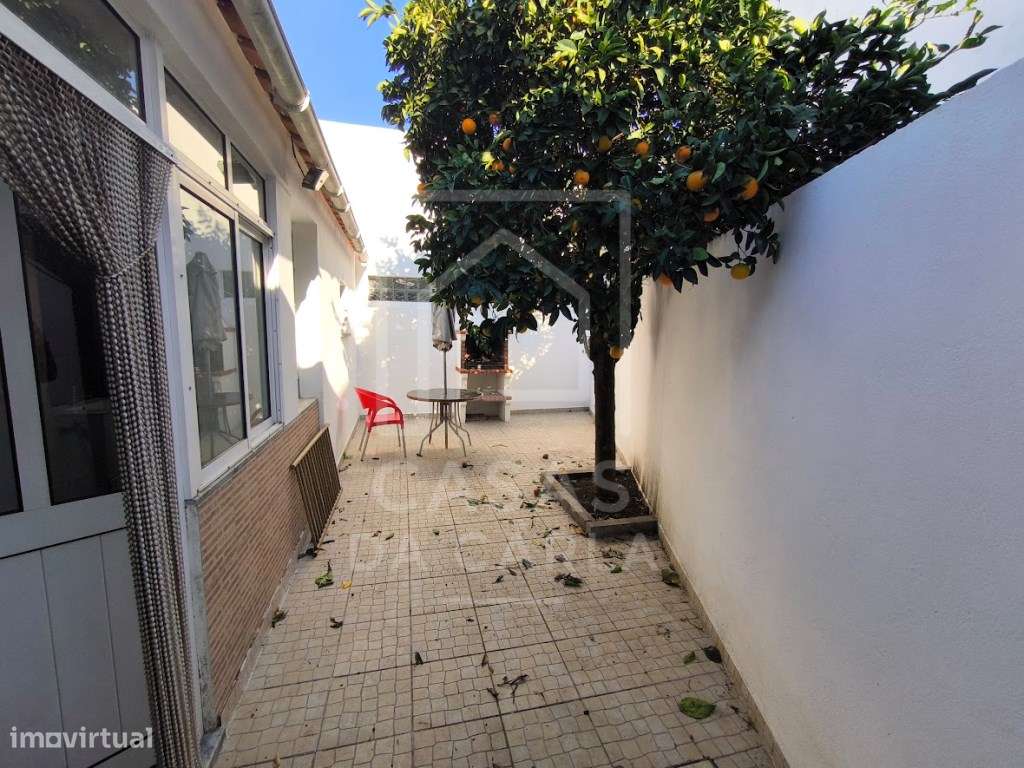 Moradia T3 com quintal em Cuba-20