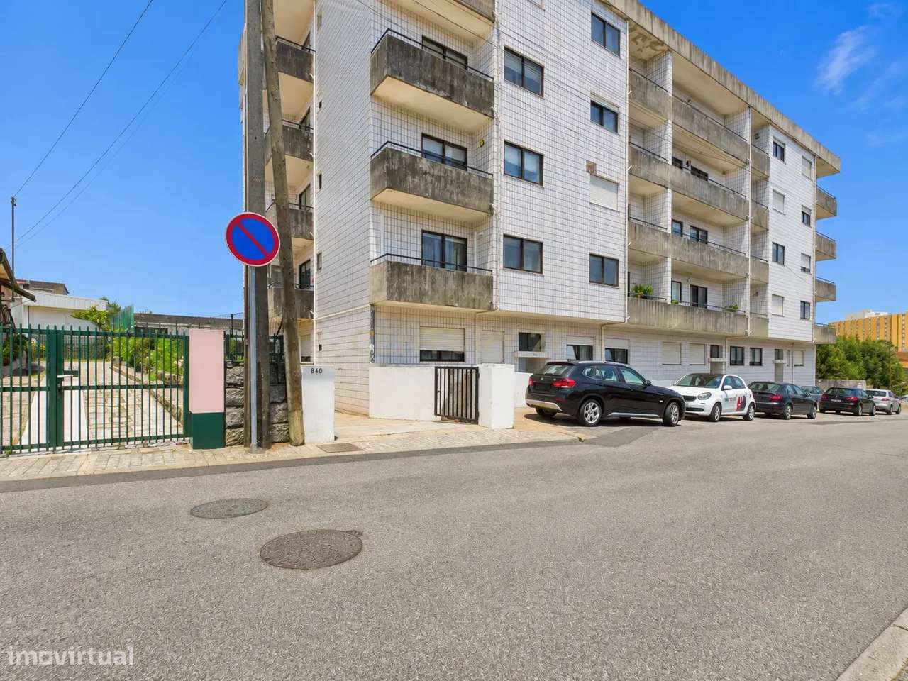 APARTAMENTO T2 | VARANDA | LUGAR DE GARAGEM | ARRUMOS | ELEVADOR | GON-23