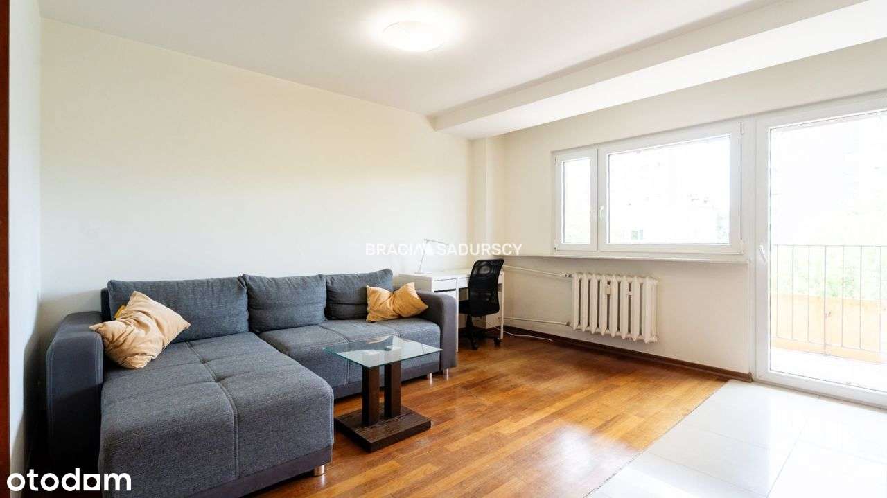 3-pokojowe mieszkanie z loggią- Zawodzie-2