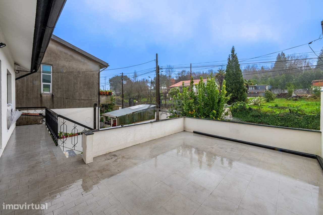 Moradia Bi-Familiar Renovada | Ermesinde – Santa Rita T1+1 e T2-19