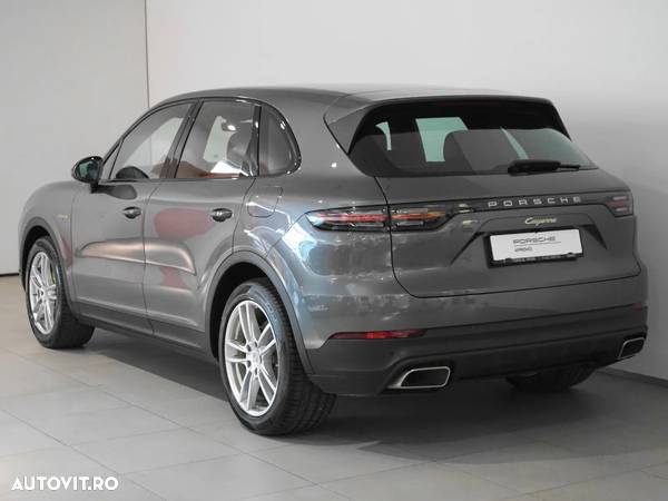 Porsche Cayenne - 3