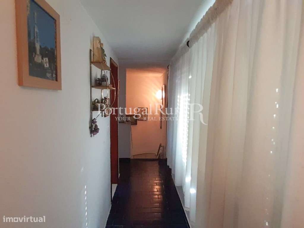 Moradia T4 com terraço em zona residencial de Évora-16