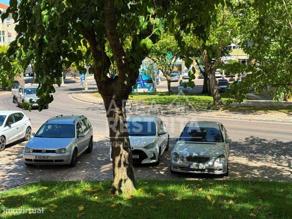 Apartamento T2 no Estádio da Medideira, Amora-22