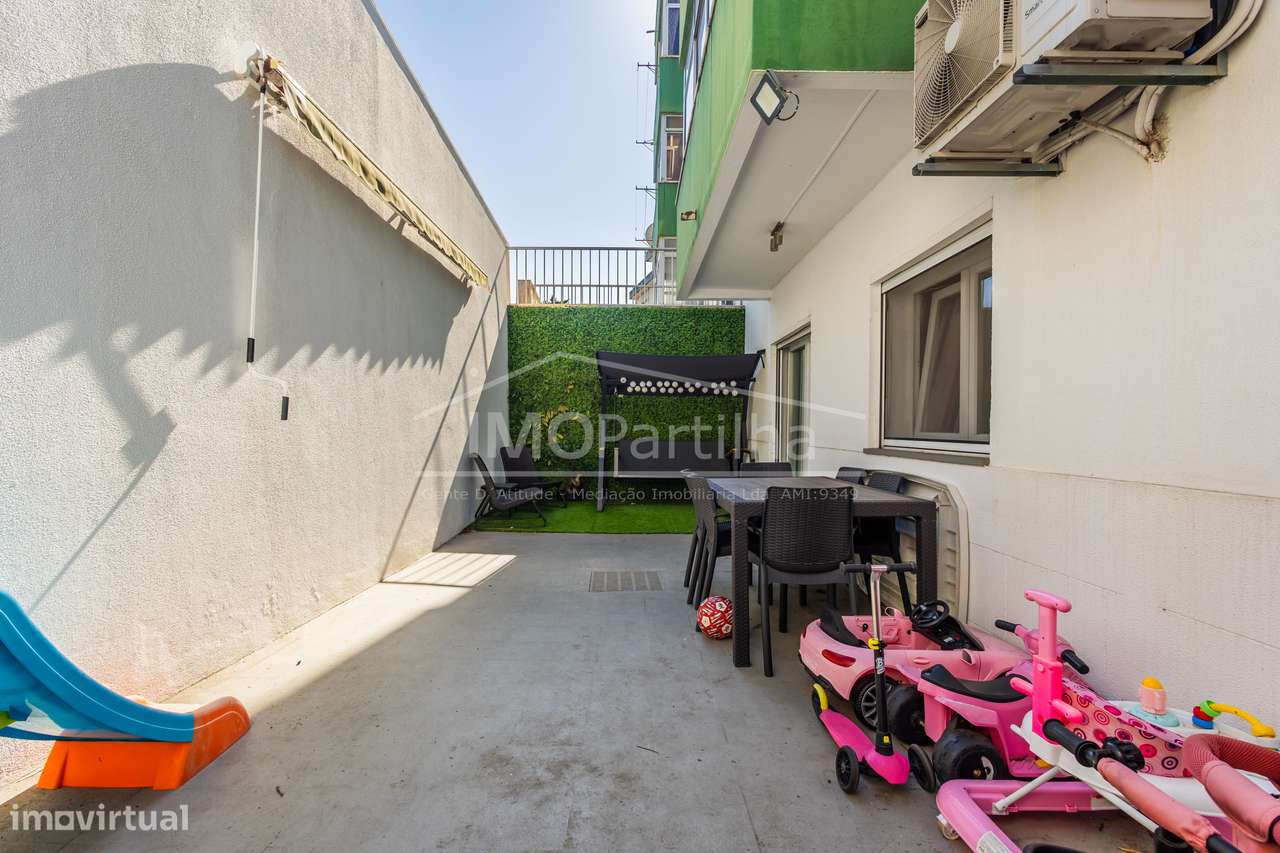 T3 Remodelado | 86m2 | Terraço | 2 WC | Odivelas-20