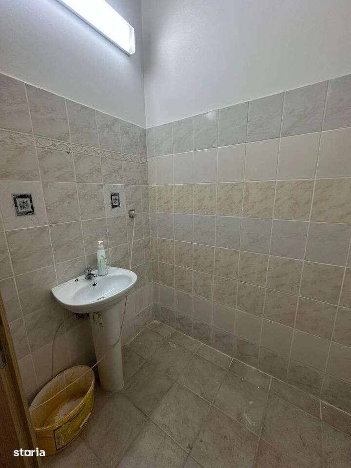 Spatiu comercial de vanzare pe centura Oradea - Imagine principală: 5/6