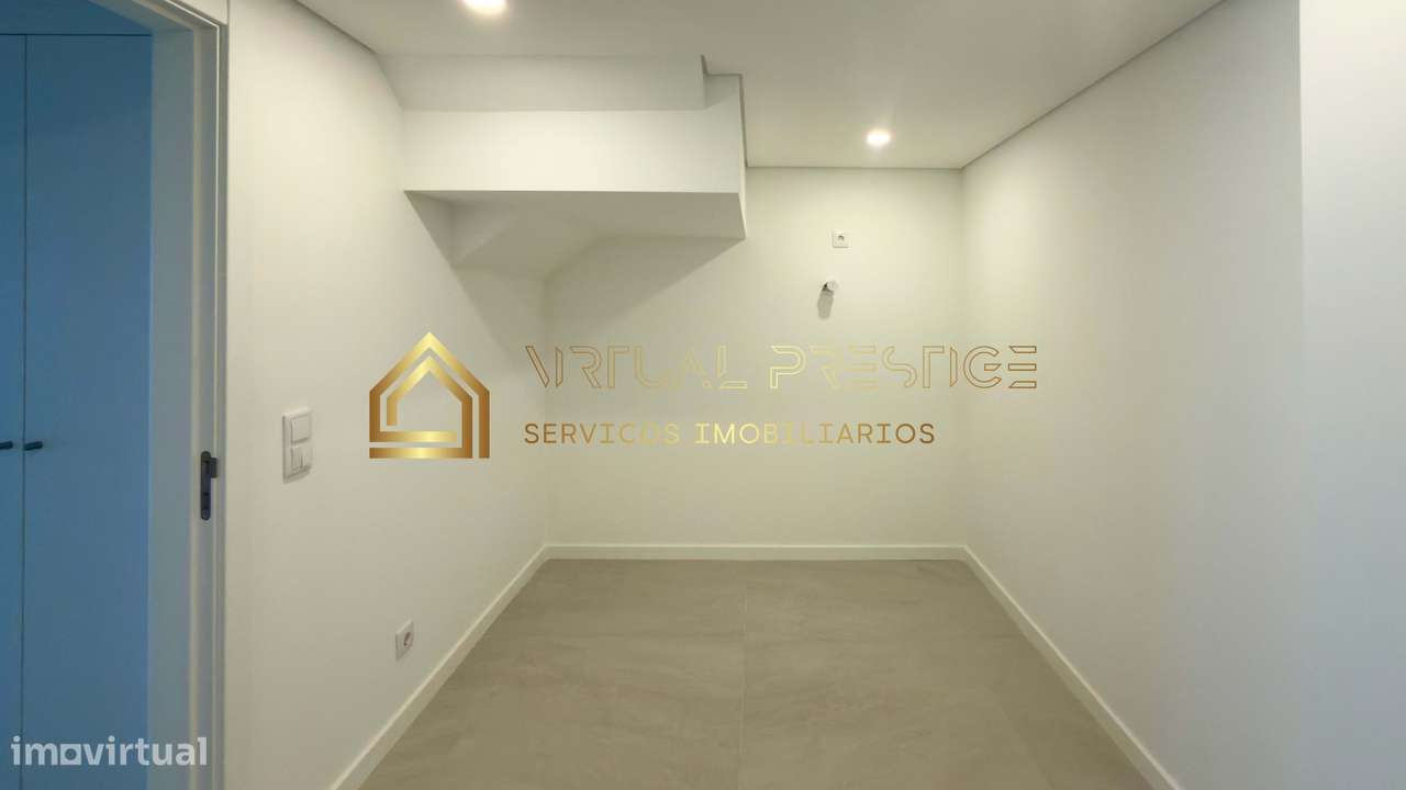 Moradia T4+1 nova com piscina e garagem em Palhais + cave com escri...-23