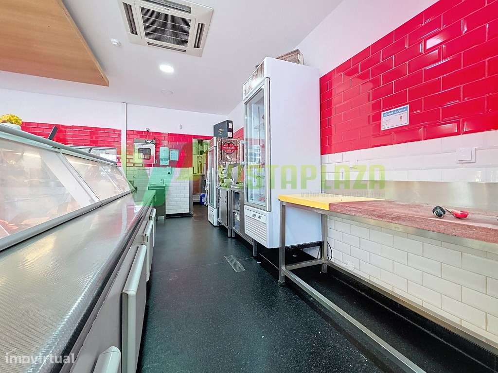 Talho em Funcionamento no Centro da Cidade Portimão - Loja Totalmen...-20