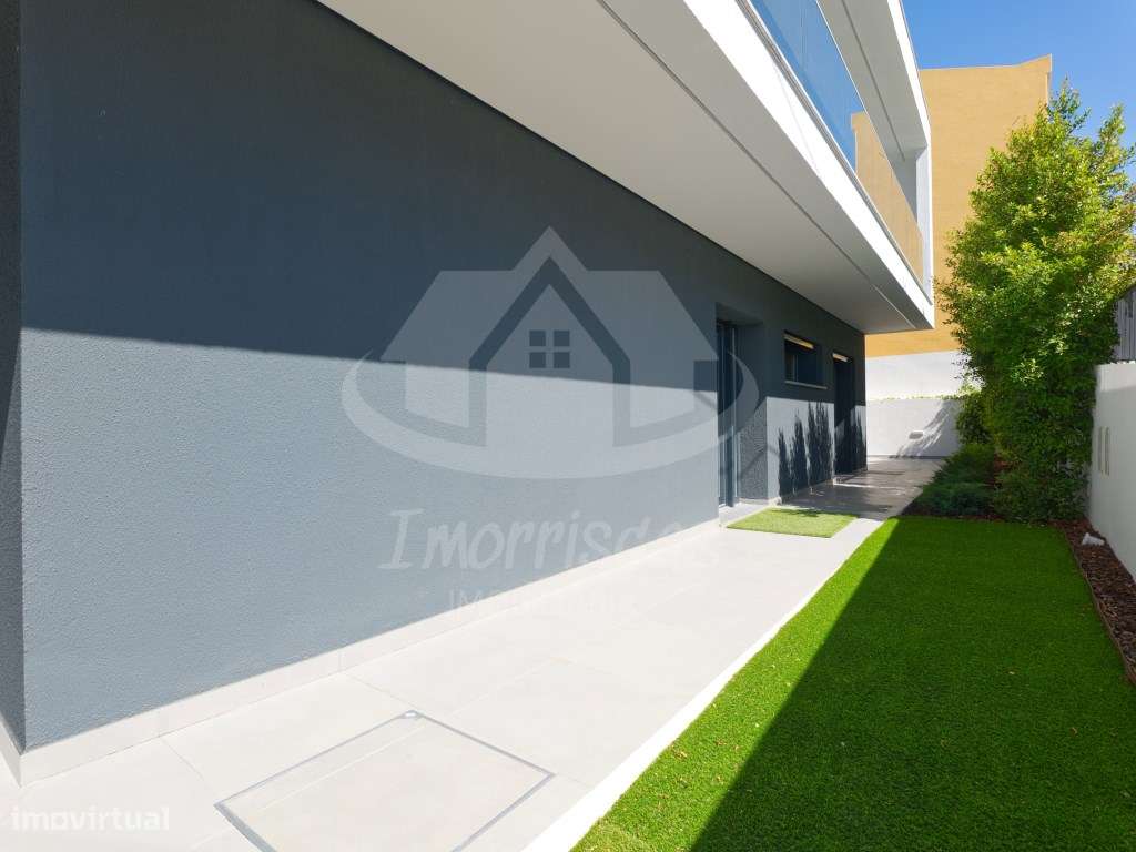 Moradia V4 Nova de Luxo com Rooftop e Vista Rio | Santa Iria de Azóia-9