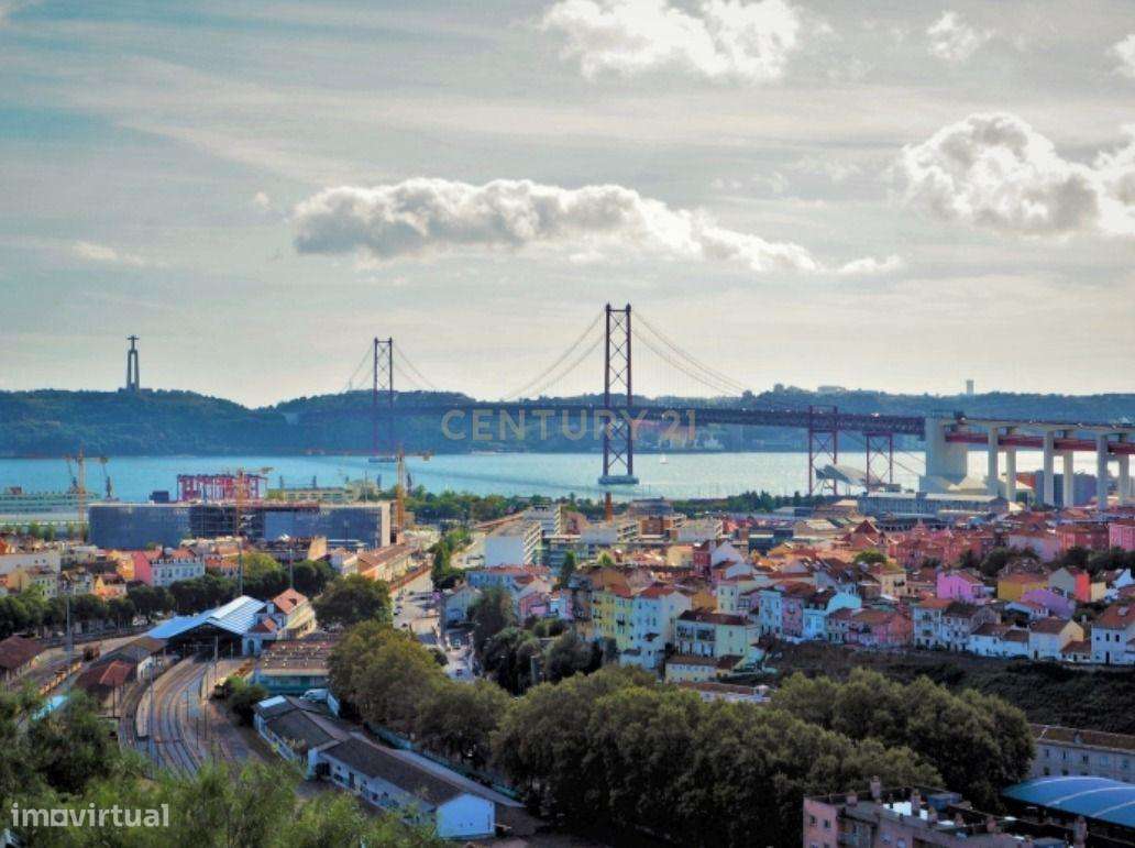 VENDE-SE JAZIGO NO CEMITÉRIO DOS PRAZERES-0