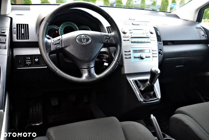 Toyota Corolla Verso 1.8 Sol + - 5