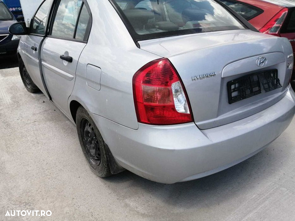 Usa stanga spate Hyundai Accent 3 an 2006- - 2