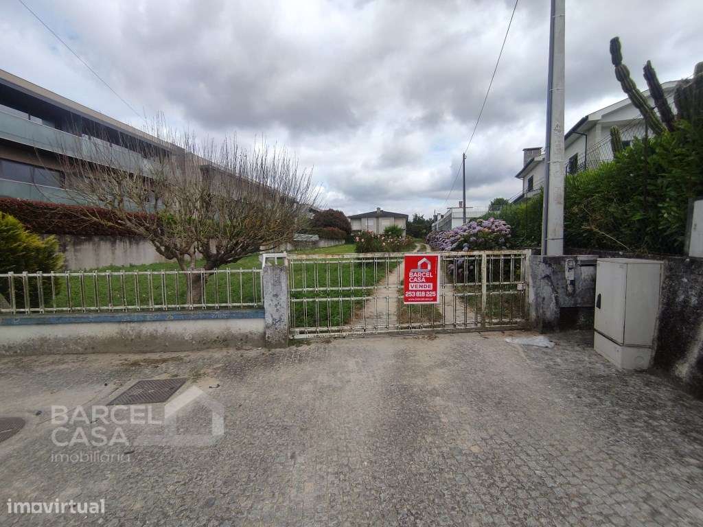 Oportunidade Única de Investimento em Zona Nobre de Barcelinhos - B... - Grande imagem: 4/26