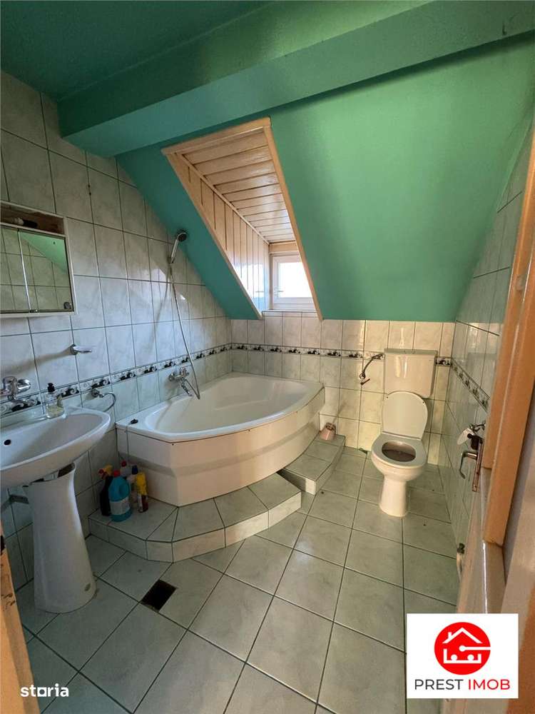Casa independenta , vintage de vanzare , 300 mp cu teren de 1493 mp Sa-5
