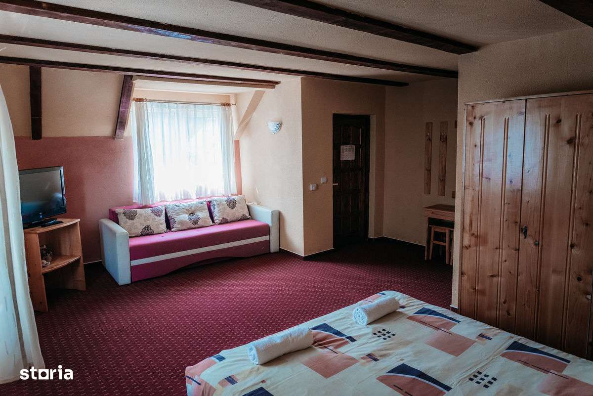 Proprietate deosebita,la cheie, cascada, lac de pesti in curte,C Carta-5