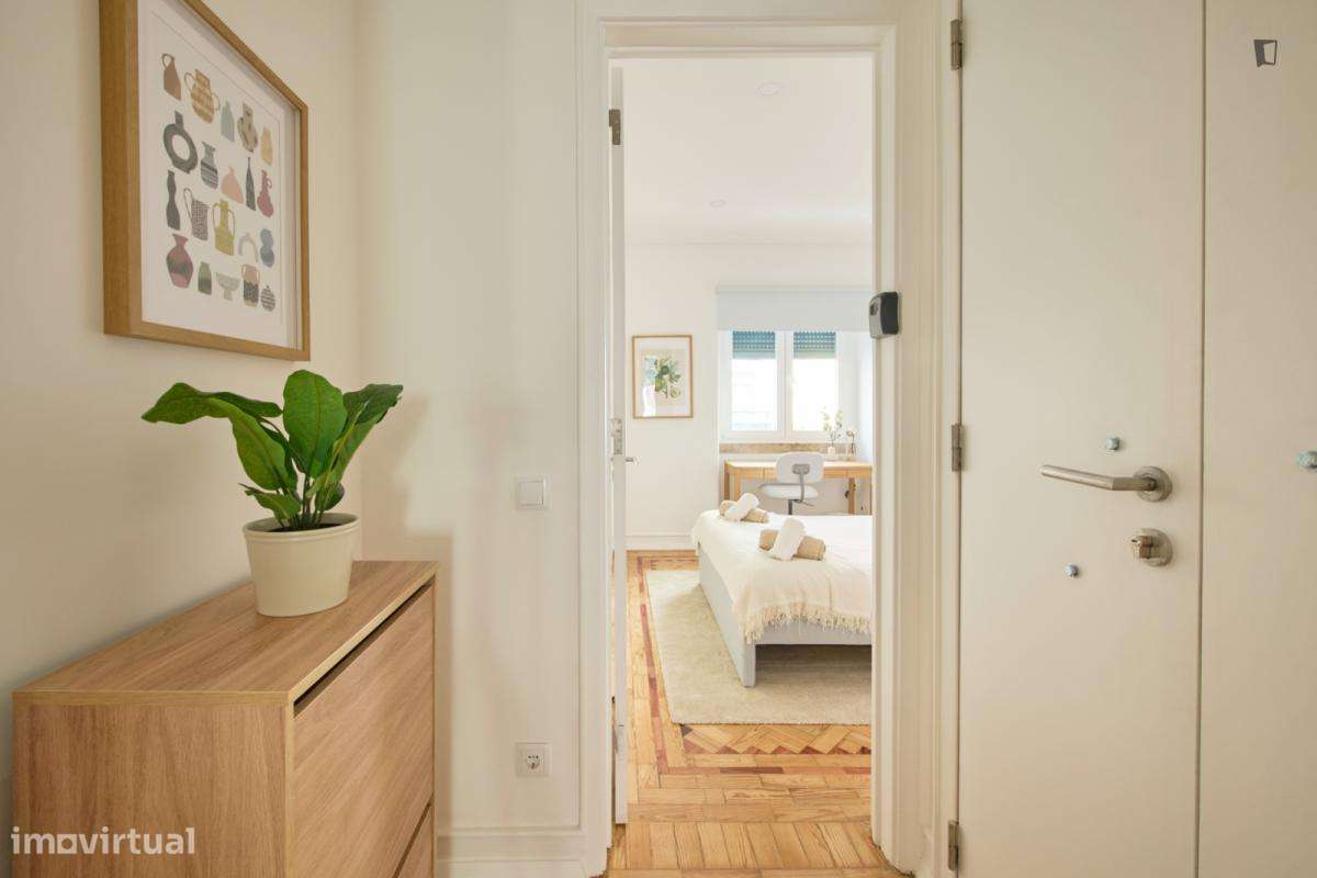 Quarto - localizado em Anjos Lisbon - Grande imagem: 3/10