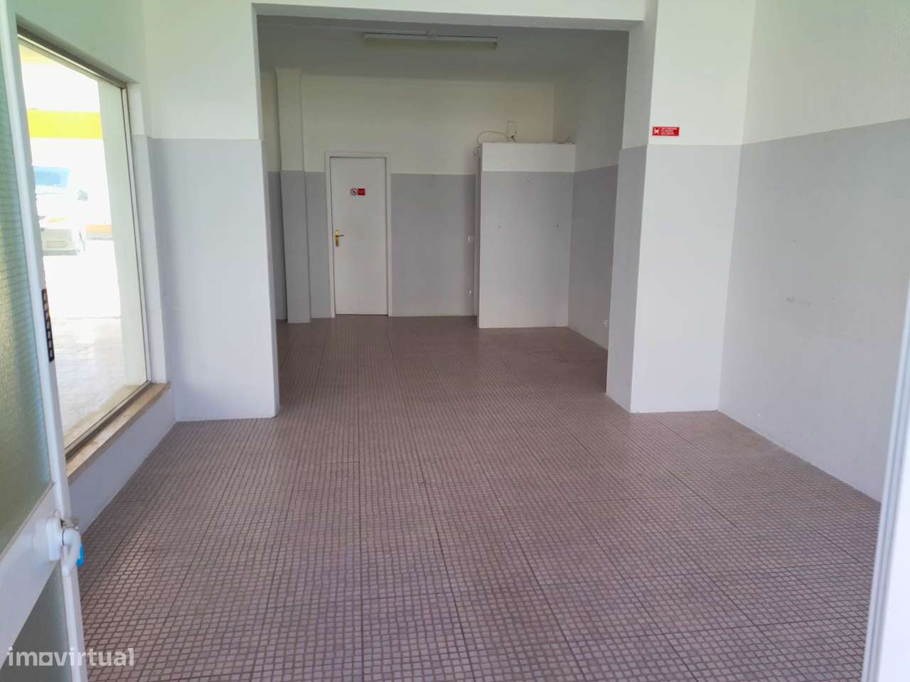 Loja rés do chão, em Salvaterra de Magos - Grande imagem: 2/5